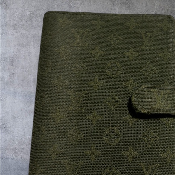Louis Vuitton Vintage Olive Green Personal Agenda - Picture 2 of 8